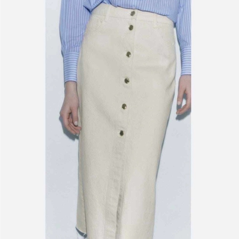 Zara White denim skirt with gold buttons